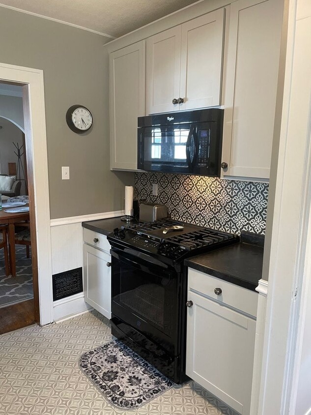 Primary Photo - Historic 2-bedroom bungalow with updated K...