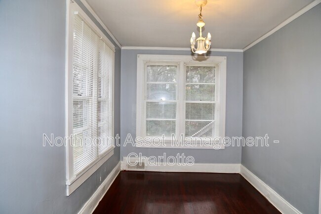 Building Photo - 614 N Ellis St