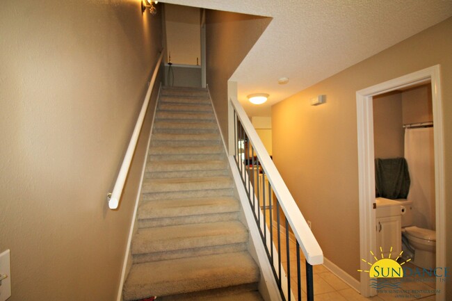 Foto del edificio - Great 2 Bedroom Lakefront Condo in Niceville