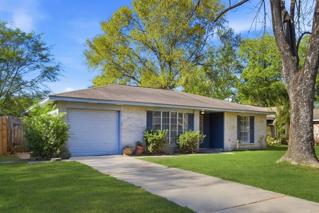 Building Photo - 4438 McCleester Dr