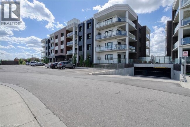 Photo du bâtiment - 245 Grey Silo Rd