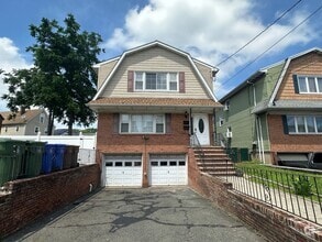 Building Photo - 117 S Stiles St