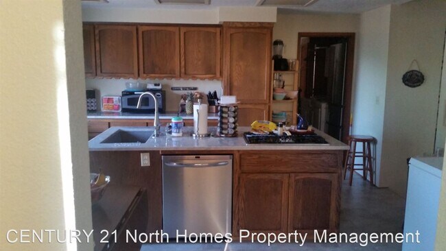 Building Photo - 3 br, 2.5 bath House - 4609 78th Pl SW
