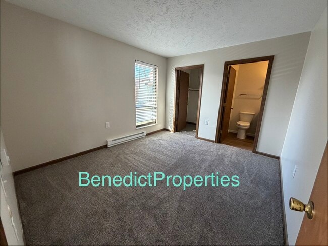 Building Photo - CedarCliff