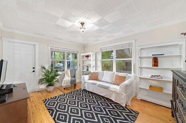 Foto del edificio - 221 S M St