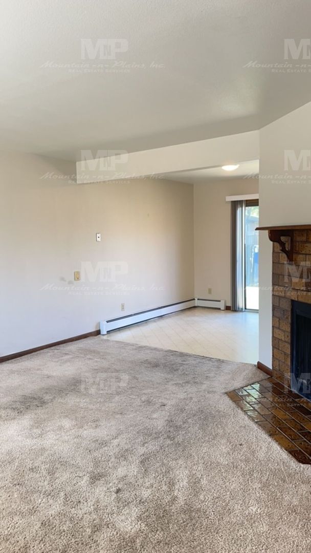 Foto del edificio - 1624 Azalea Dr