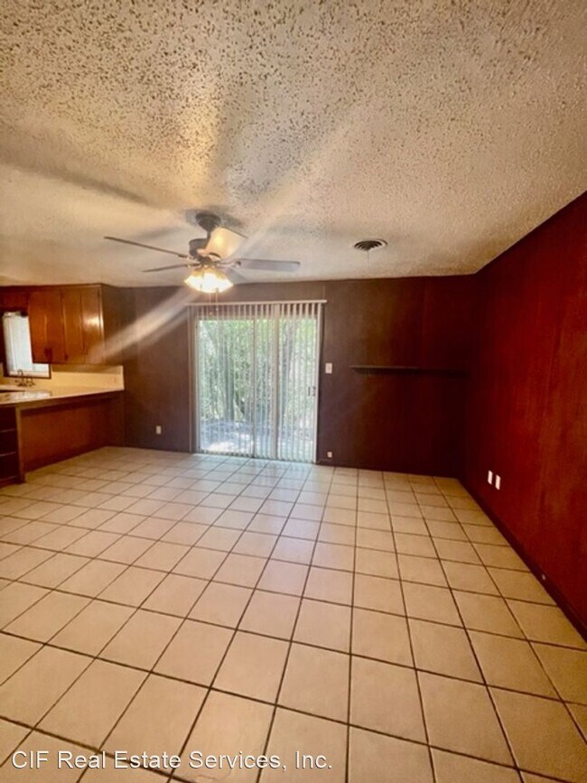 Building Photo - 3 br, 2 bath House - 2224 Skyline Dr