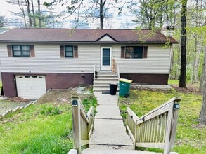 Building Photo - 5081 Pine Ridge Rd N