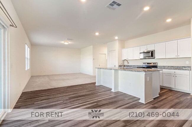 Building Photo - "Charming 3-Bedroom San Antonio Home with Granite Countertops and Spacious Living at 12603 Antilia!"