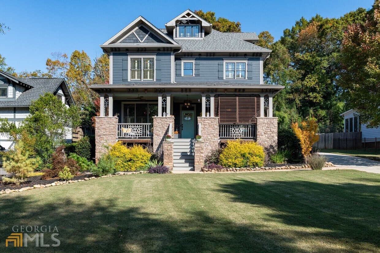 Primary Photo - 2738 Memorial Dr SE