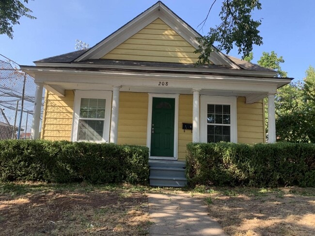 Photo - 208 E Springer Ave House