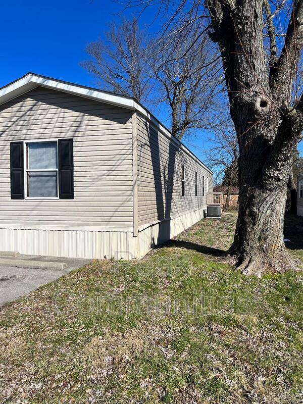 8 Locust St, Hopkinsville, KY 42240 House Rental in Hopkinsville, KY