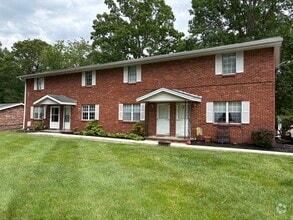 Building Photo - 715 Pearl Dr