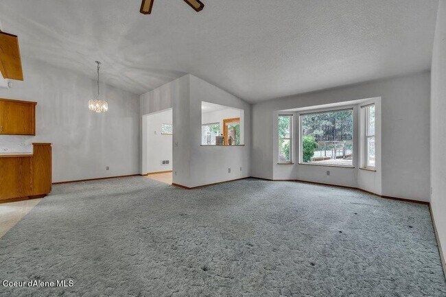 Building Photo - 1066 S Breezy Way