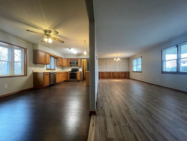 Foto del edificio - 700 S Waggoner Rd