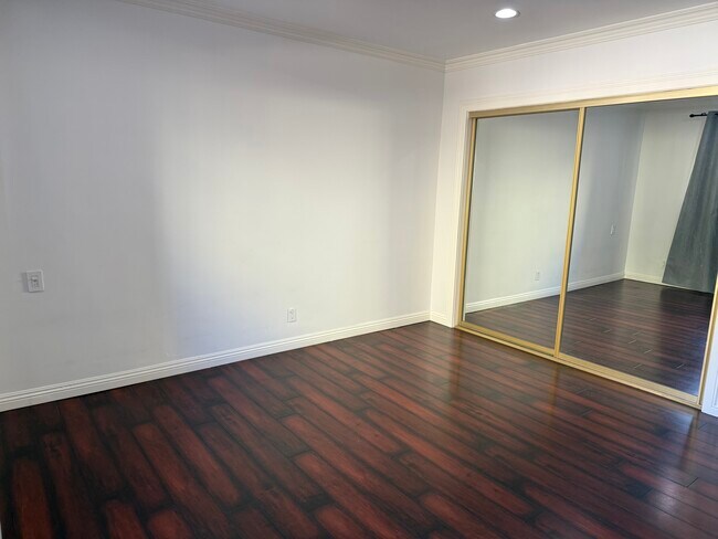 Foto del edificio - 5651 Windsor Way