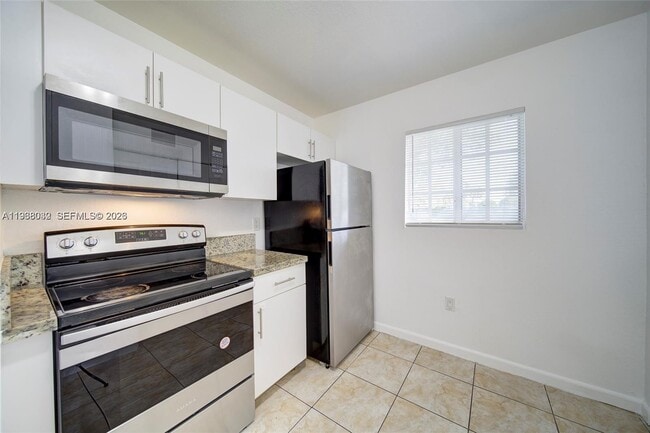 Foto del edificio - 2243 NW 61st St