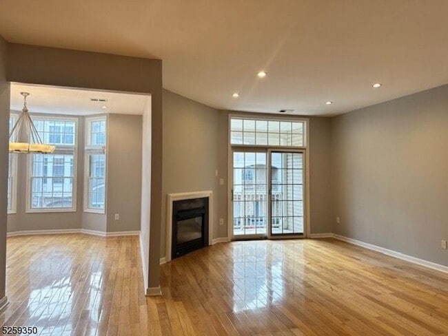 Building Photo - 816 Kensington Ln
