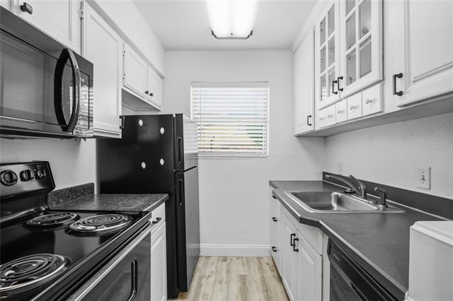 Foto del edificio - 2729 Hurstview Dr