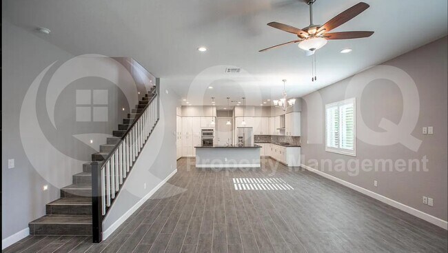 Foto del edificio - 1028 E Curry Rd