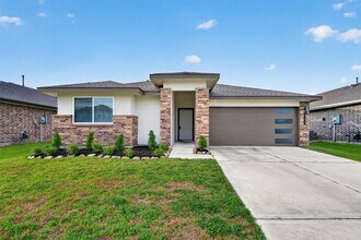 Building Photo - 711 Boer Plns Dr