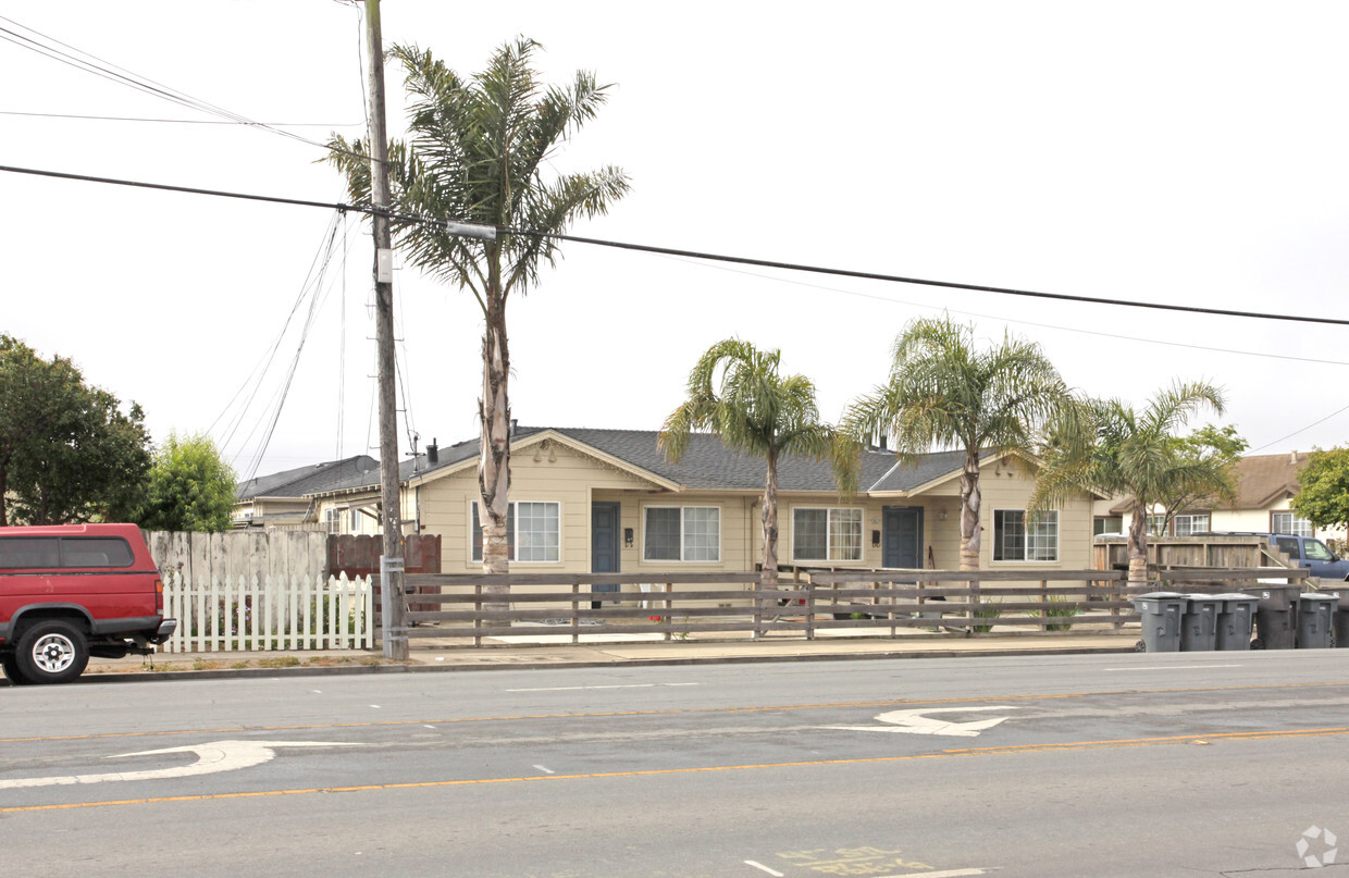 Foto del edificio - 352 Williams Rd