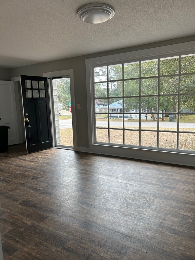 Photo - 2100 Woodward Dr House