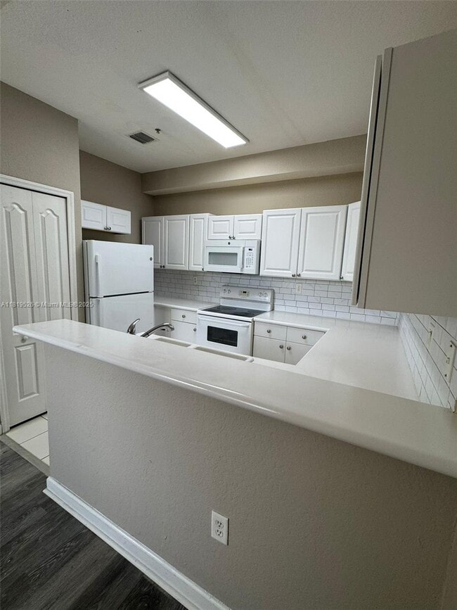 Building Photo - 4331 SW 160th Ave