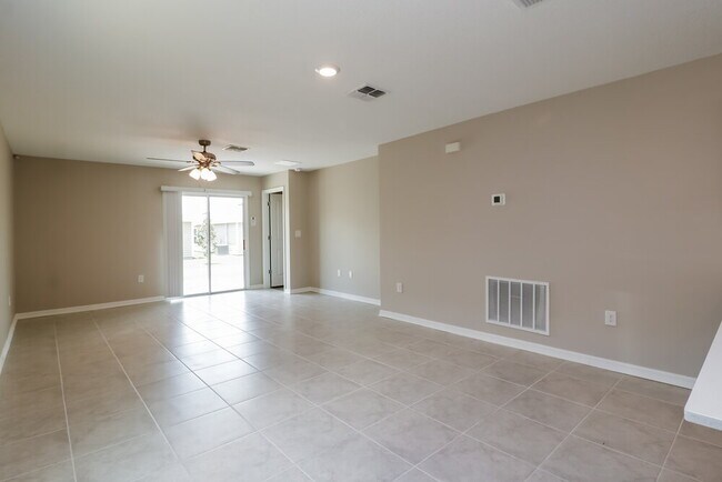 Foto del edificio - 4295 Sunny Creek Pl