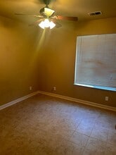 Building Photo - 1163 E Springer Dr