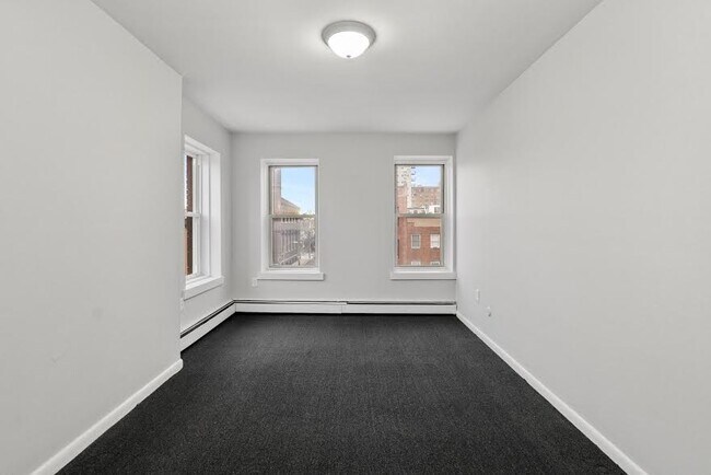Building Photo - 334 Washington St
