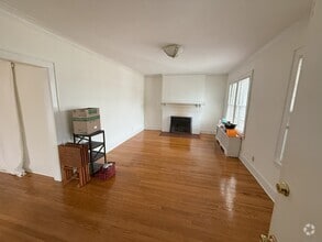Building Photo - 89 Maplewood Ave