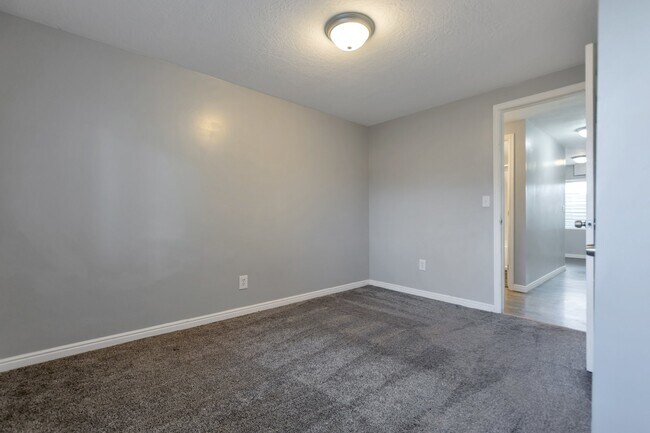 Building Photo - 5188 Brittany Ct