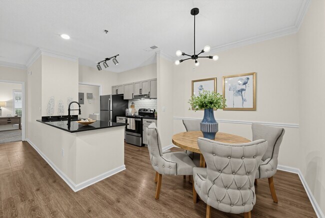 Photo - Highland Square Apartments