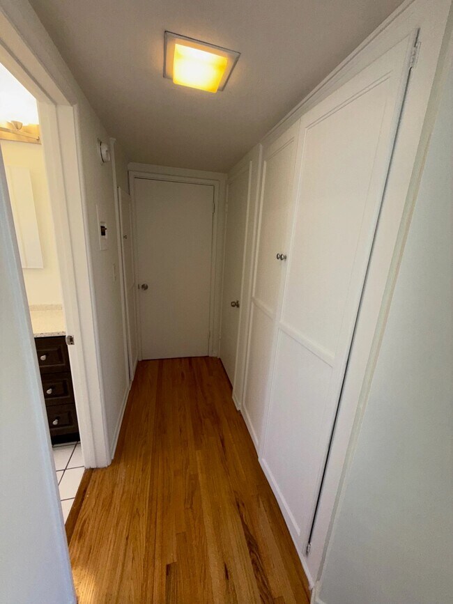 Foto del edificio - 4266 Fulton Ave