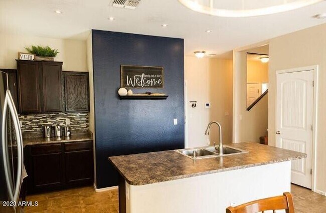 Foto del edificio - 10225 Camelback Rd