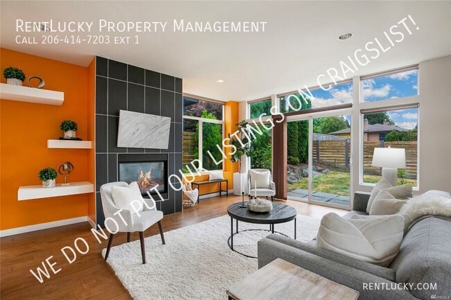 Building Photo - Stunning and HUGE 4-Bedroom House FOR RENT...