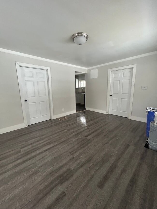 Building Photo - 1 bedroom 1 bath House