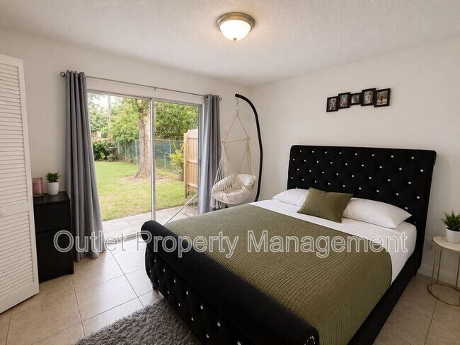 Foto del edificio - 2342 Pear Tree Ct