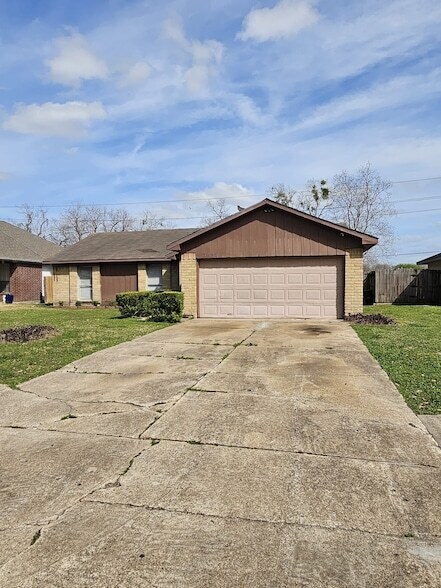 Foto del edificio - 3923 Cedar Gardens Dr