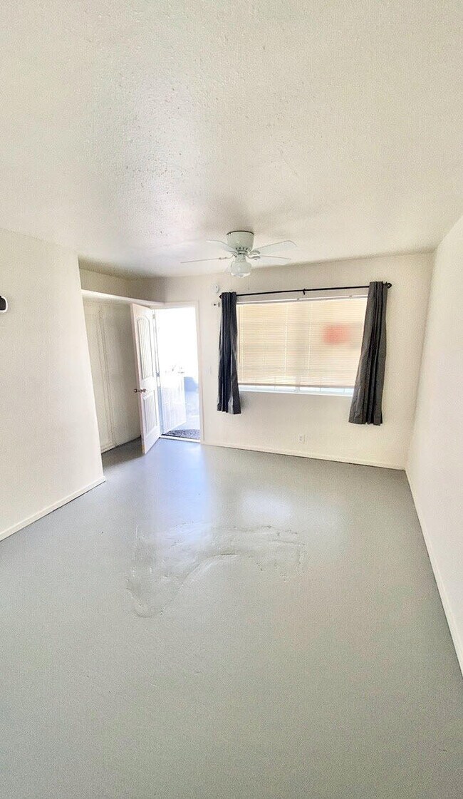 Building Photo - 11330 Palm Dr