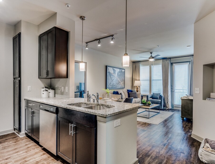 Foto principal - 926 E 15th St