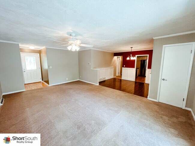 Building Photo - 4 Bed 2 Bath Home in East Grand Rapids For...