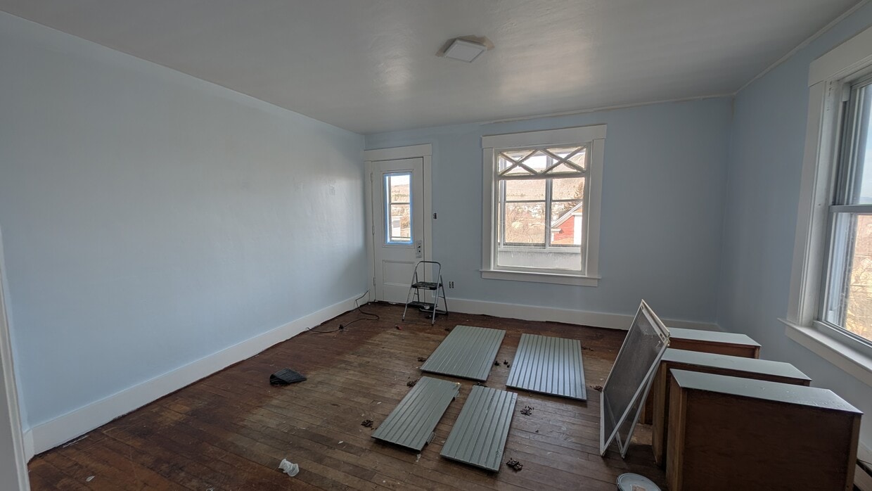 Building Photo - 412 Burgess St