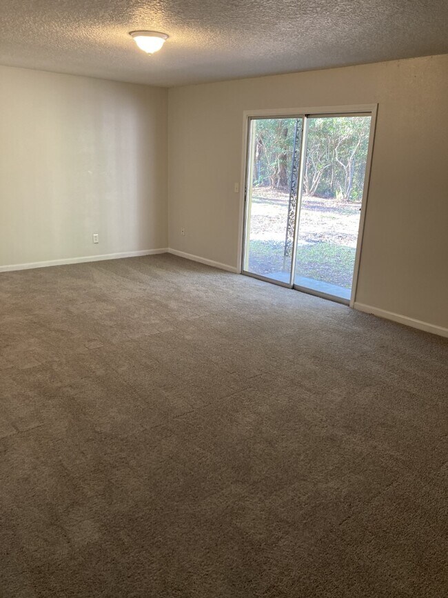 Building Photo - Ready charming 3Bd/2Ba Home on the Westsid...