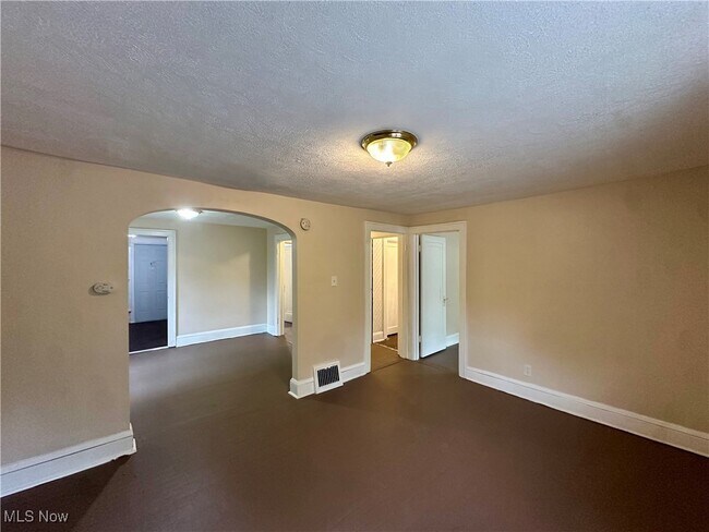 Foto del edificio - 1248 Pondview Ave