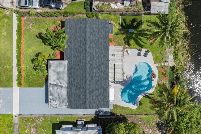 Foto del edificio - 390 NW 40th St