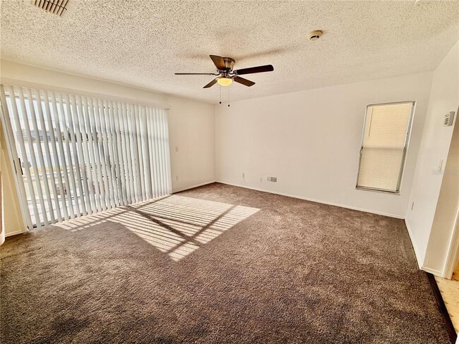 Foto del edificio - 3237 Fairfield Dr