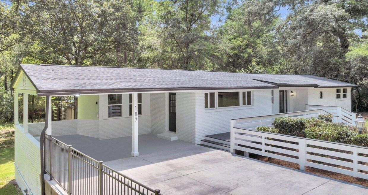 Primary Photo - 107 Woodland Dr