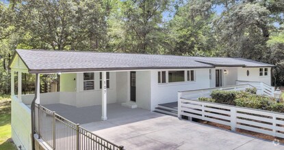 Building Photo - 107 Woodland Dr
